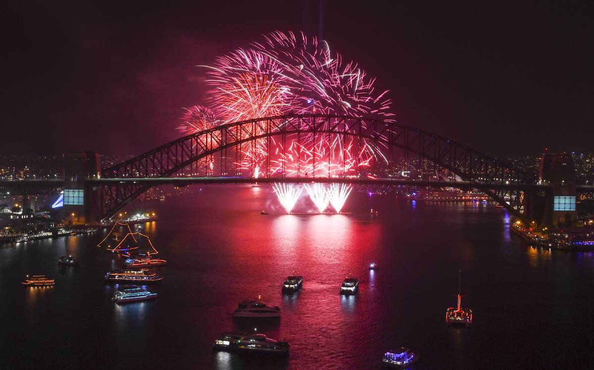Sydney u 2020. ušao spektakularnim vatrometom, unatoč peticiji zbog požara